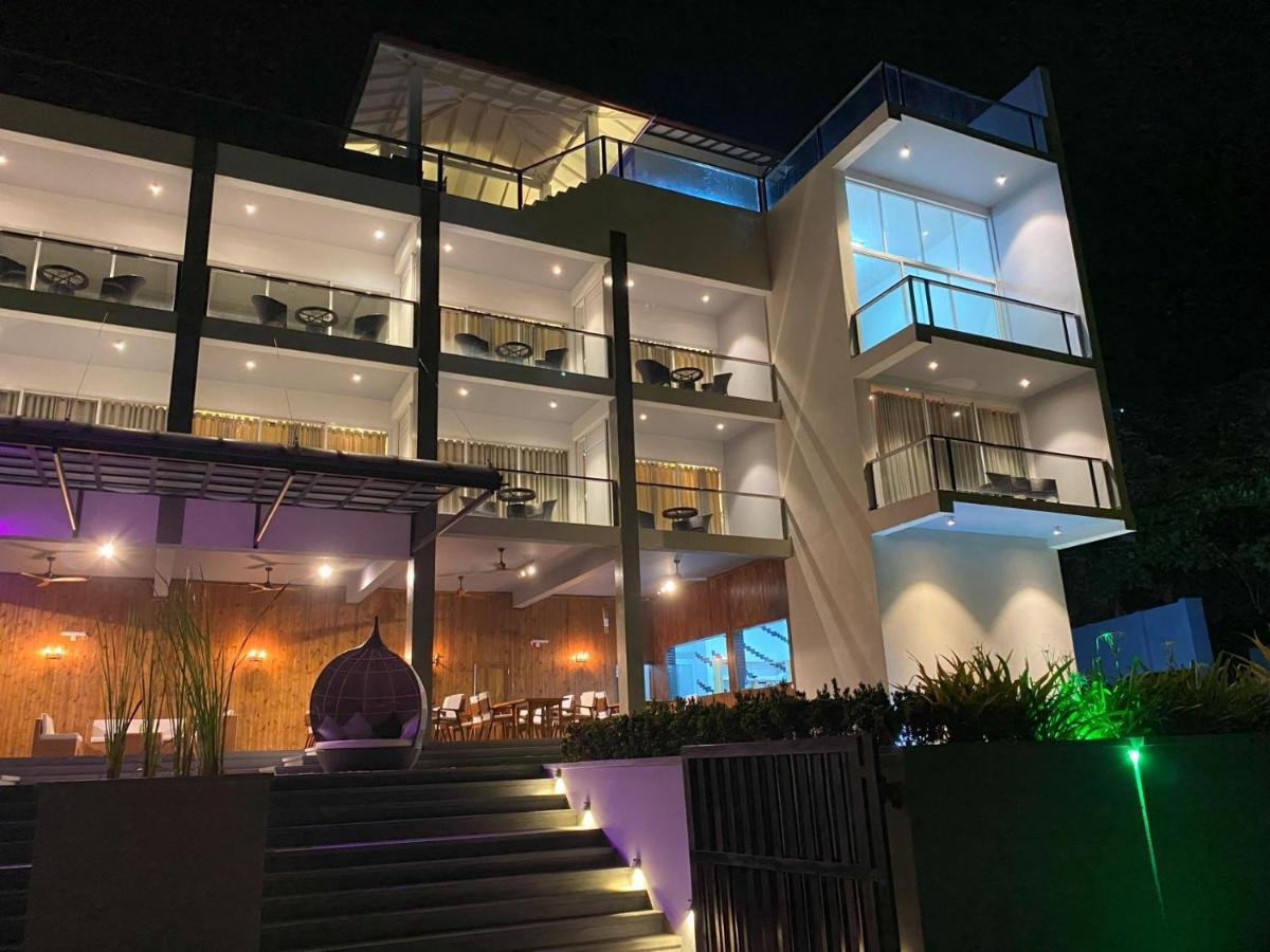 Mazarine Surf Suites Hiriketiya Dikwella Exteriér fotografie